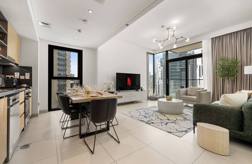 Downtown Dubai Apartment | Delujo Stays – Burj Crown Collection