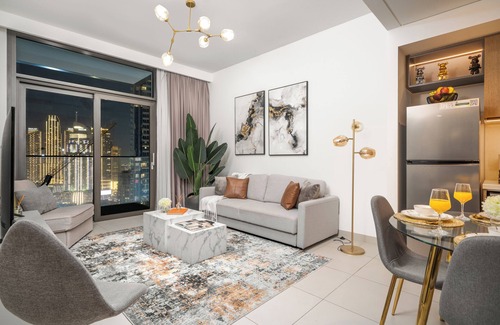 Downtown Dubai Apartment | Delujo Stays – Burj Crown Collection