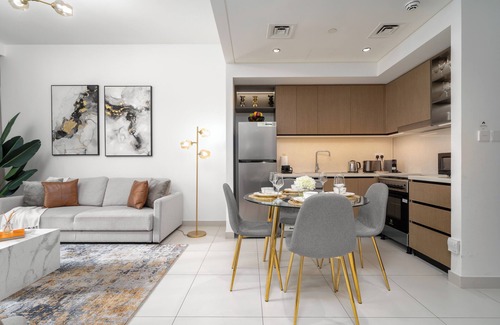 Downtown Dubai Apartment | Delujo Stays – Burj Crown Collection