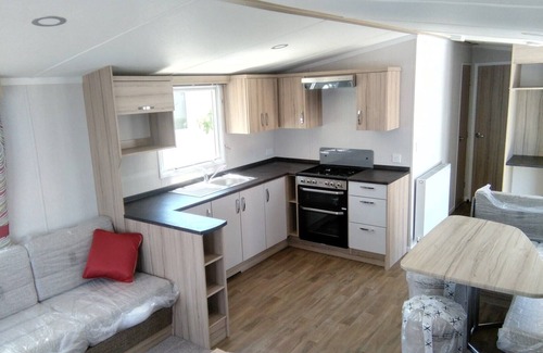 Dunbar House | Delux Caravan sleeps 6 on an extremely popular site