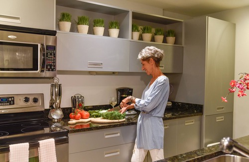 Oyster Pond Condo | Deluxe 1 Bedroom Fully Equipped Dawn Beach Condo (Fully operational-no damage)