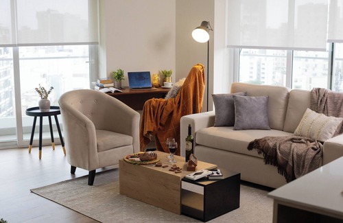 Santa Cruz Apartment | Deluxe 2BR Suite: Balcony & City Views w/WI-FI+Parking