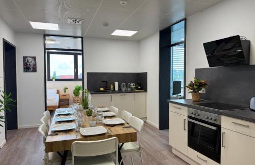 Floersheim Apartment | Deluxe 5-Bedroom Apartment with Modern Kitchen and Two Bathrooms