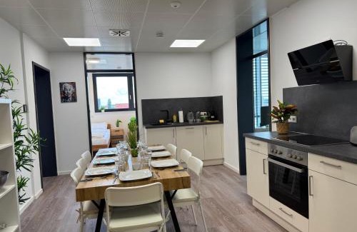 Floersheim Apartment | Deluxe 5-Bedroom Apartment with Modern Kitchen and Two Bathrooms