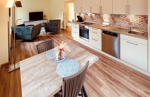 Ellenz-Poltersdorf Apartment | Deluxe apartment - 1-8 persons - 4 bedrooms