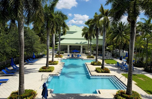 Doral Condo | Deluxe Bedroom King, 1070sq ft of Relaxation