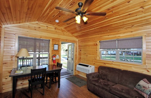 Spring Mills Cabin | Deluxe Cabin 61 w/4 Beds
