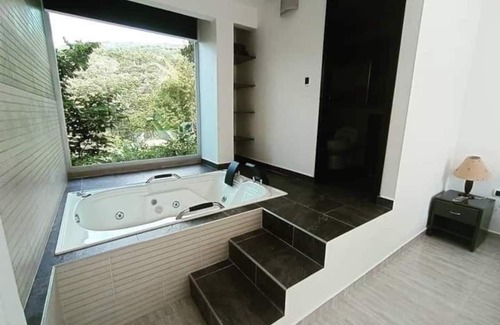 Guaduas House | Deluxe Cabin With Jacuzzi