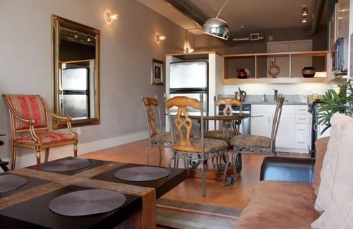 The Villas Condo | Deluxe Condo Conveniently Located in San Jose's Upscale Santana Row Neighborhood