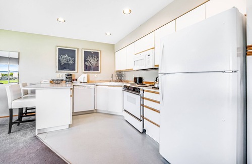 Chelan Condo | Deluxe Condo with Shared Resort Pools, Hot Tub, Private Beach, & Dock