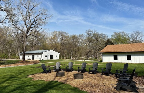 Yorkville Cottage | Deluxe Cottage - Experience the beautiful serenity of our new private cottages at Fox Bluff