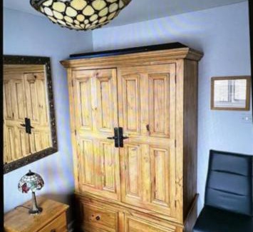 Clydebank House | Deluxe Double Bed With Private Mordern Shower & Smart TV