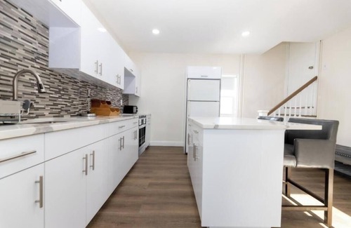 Seaside Heights Apartment | Deluxe Family Room #2