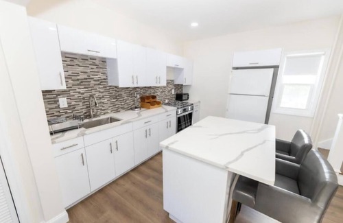 Seaside Heights Apartment | Deluxe Family Room #2