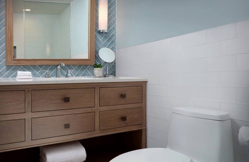Uptown - Upper Duval Hotel | Deluxe King Room at Southernmost Beach Resort – Beach Access & Garden Views!