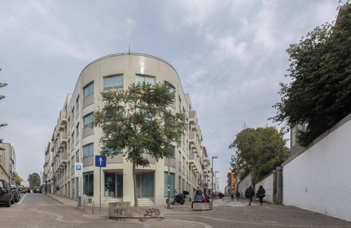 Lordelo do Ouro e Massarelos Apartment | Deluxe Modern Flat w/Balcony by Host Wise