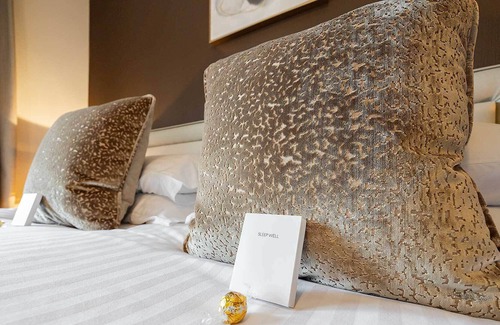 Falkirk Apartment | Deluxe One Bedroom Apartment 160