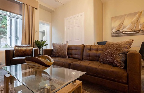 Falkirk Apartment | Deluxe One Bedroom Apartment 160