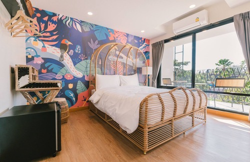 Chang Phueak Hotel | Deluxe Queen: Hornbill