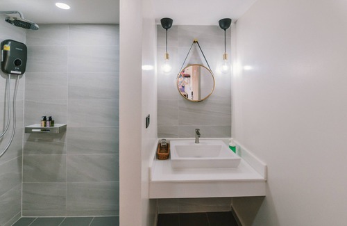 Chang Phueak Hotel | Deluxe Queen: Hornbill