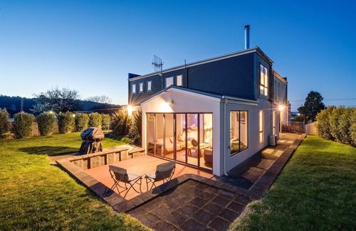 Penguin House | Deluxe Seaview Suite - AAA 4 star - en-suite, sensational ocean views
