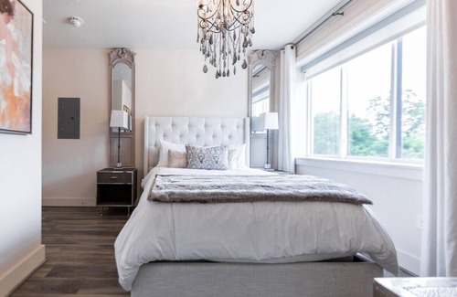 Kessler Hotel | Deluxe Suite,1 Queen Bed (Paris)
