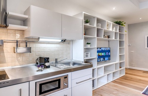 Ripa Apartment | DELUXE SUITE extra king size bed, perfect location Rome center