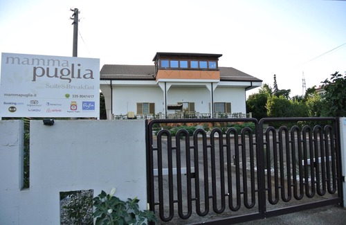 Santeramo in Colle Villa | Deluxe Villa with garden