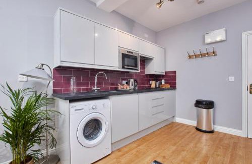 Castle Donington Apartment | Delven House- Serviced Apartments