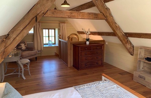 Abergavenny House | Demesne Farm guesthouse in beautiful countryside