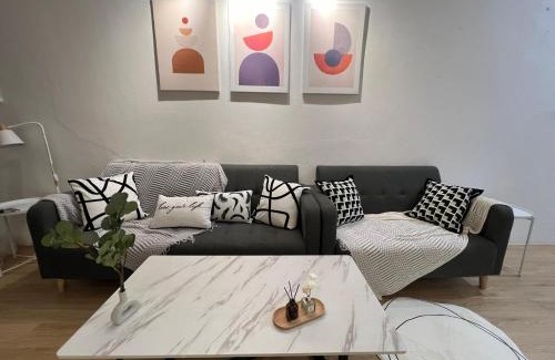 Pekan Melayu House | DeMUJI 4BR 10PAX 3Min to ECM KCM, PS4