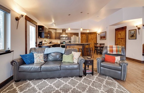 Talkeetna House | Denali Basecamp: Cozy Talkeetna Chalet w/Fire Pit