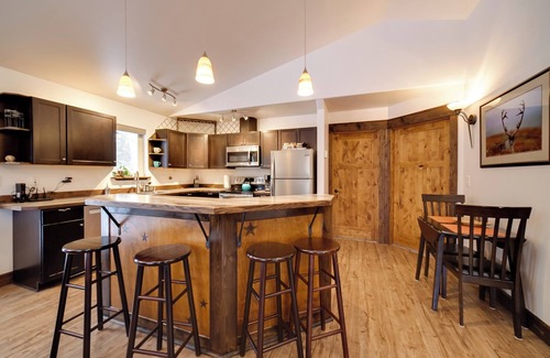 Talkeetna House | Denali Basecamp: Cozy Talkeetna Chalet w/Fire Pit