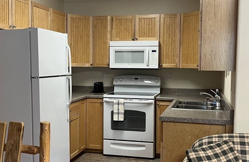 Denali National Park Hotel | Denali Rainbow Village RV Park and Motel