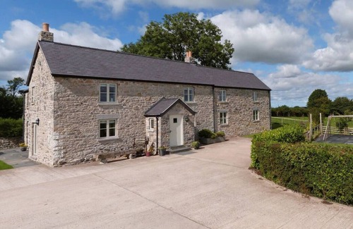 Llannefydd House | Denbigh Cottage in the beautiful Denbigh