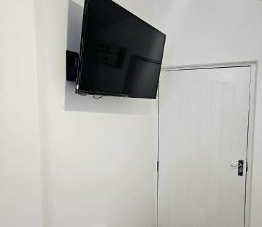 Waddon Apartment | Denfi Studio Apartment