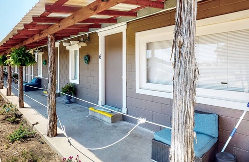 Laguna Park House | Derekville #6 | Condo in Clifton