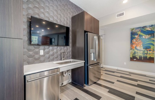 Downtown Des Moines Apartment | Des Moines Beautiful 2BD 2BA Downtown Apartment