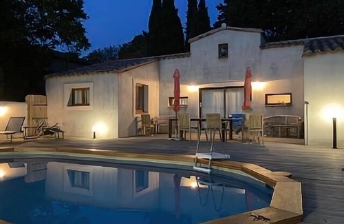 Azille House | Des vacances au milieu d'un écrin de verdure : Le Lodge