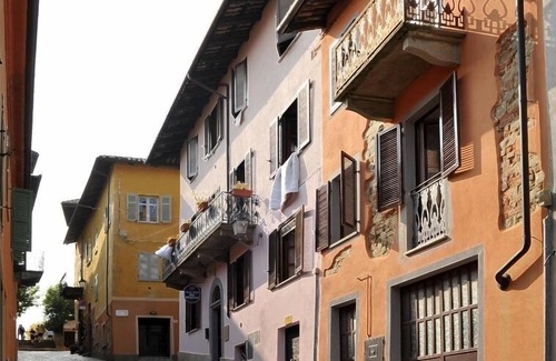 La Morra Apartment | 'DESCRIPTION' La Morra, the nest for 'gastronauts' .