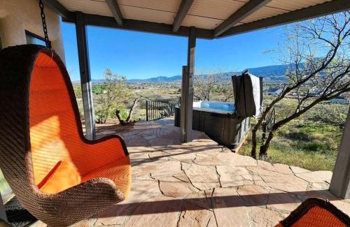 Clarkdale House | Desert Cabin with Amazing Indoor and Outdoor Areas in Arizona