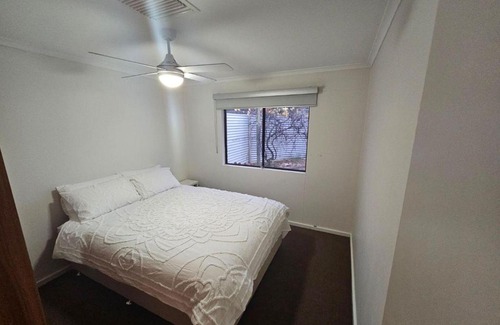 Braitling House | Desert Deluxe Entire three bedroom home