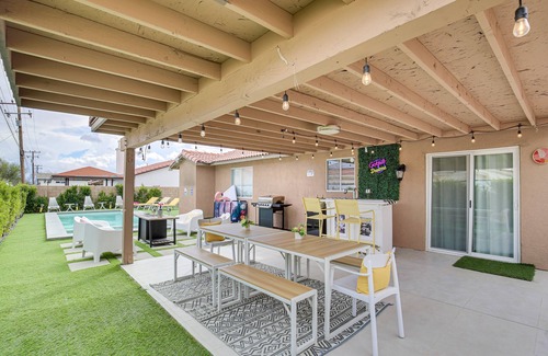 Desert Hot Springs House | Desert Hot Springs Home w/Pool & Gas Grill!