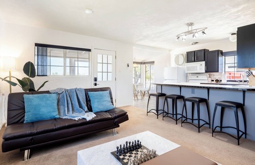 Joshua Tree House | Desert Oasis in the Heart of Joshua Tree! Game Room, Yards & Mountain Views!