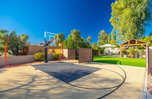 Avant House | Desert Oasis Resort Style Backyard Sleeps 18 Games