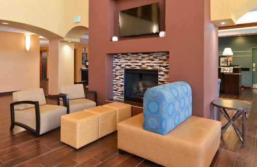 Westside Hotel | Desert Oasis Retreat in Albuquerque! Free Breakfast, Indoor Pool, Pets Allowed!