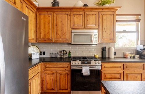 Cave Creek House | Desert Oasis Views Pool + Courts Walk to Town