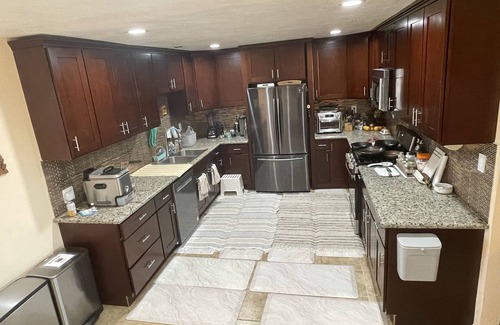 Joshua Tree House | Desert Palace w/Pool, Hot Tub, Sound System, Chef's Kitchen, 1-2 month stay