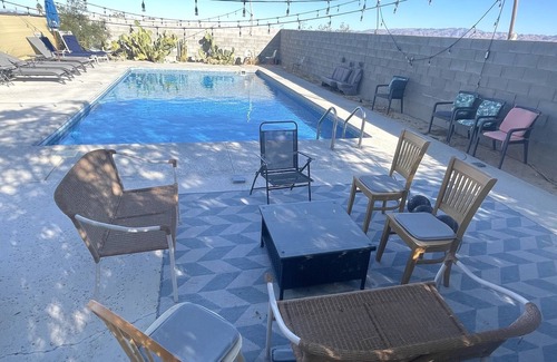 Joshua Tree House | Desert Palace w/Pool, Hot Tub, Sound System, Chef's Kitchen, 1-2 month stay