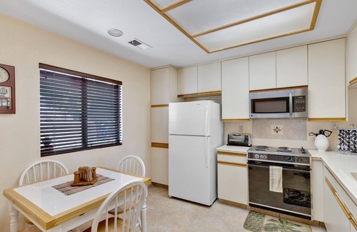 Palm Springs Condo | Desert Princess Cc And Resort, On Golf Course, W/Mountain Views